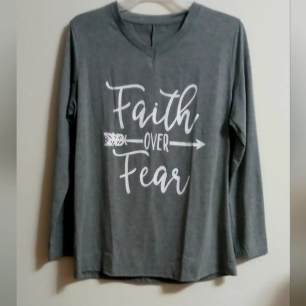 NEW faith over fear top size medium gray 80%cotton 20%polyester - Picture 1 of 5